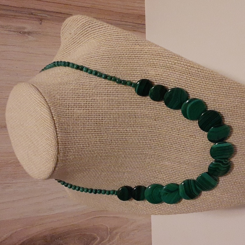 Elegant Malachite Beaded Necklace